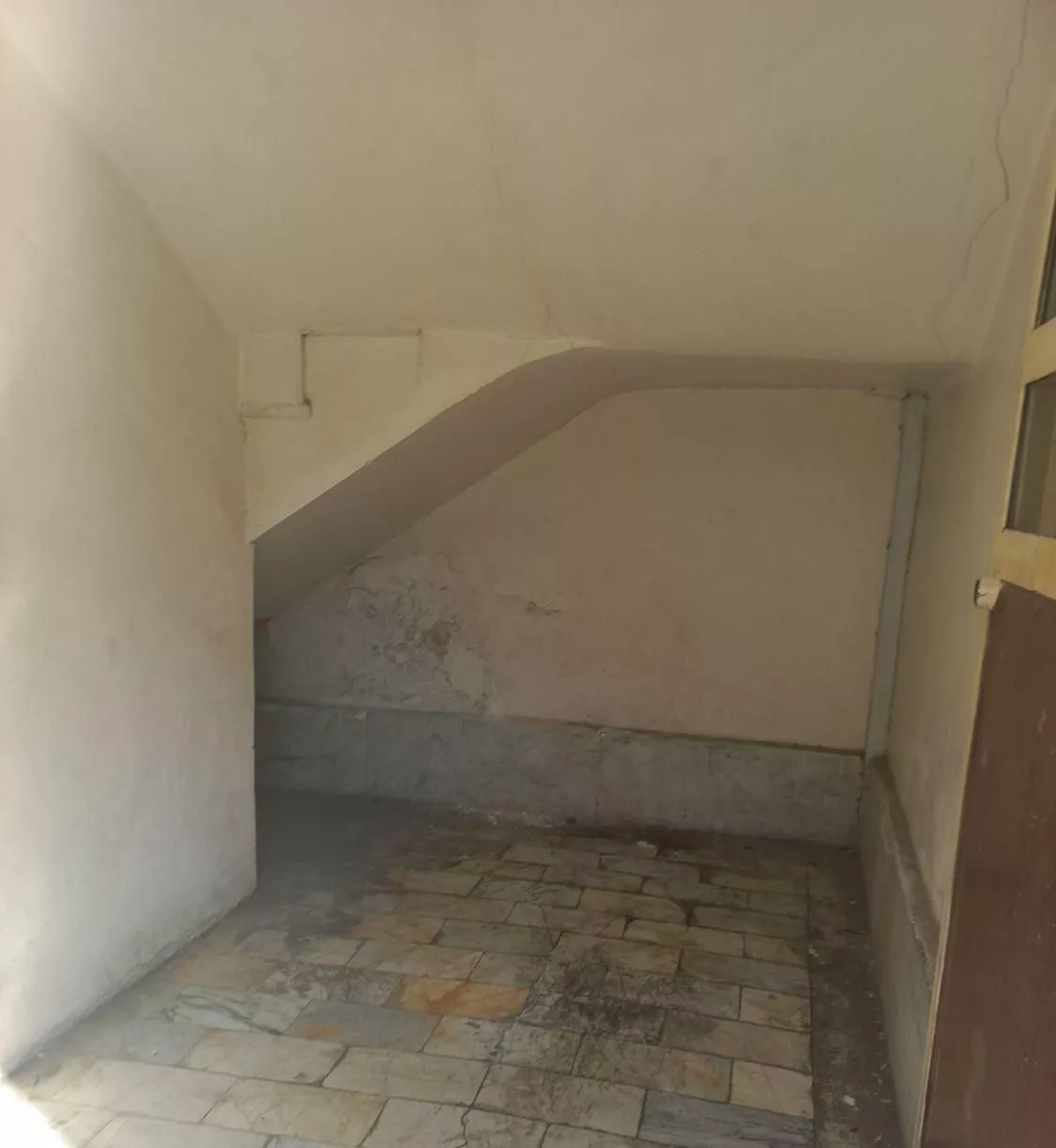 ۶ متر زیر پله اسلامشهر (سبزدشت )