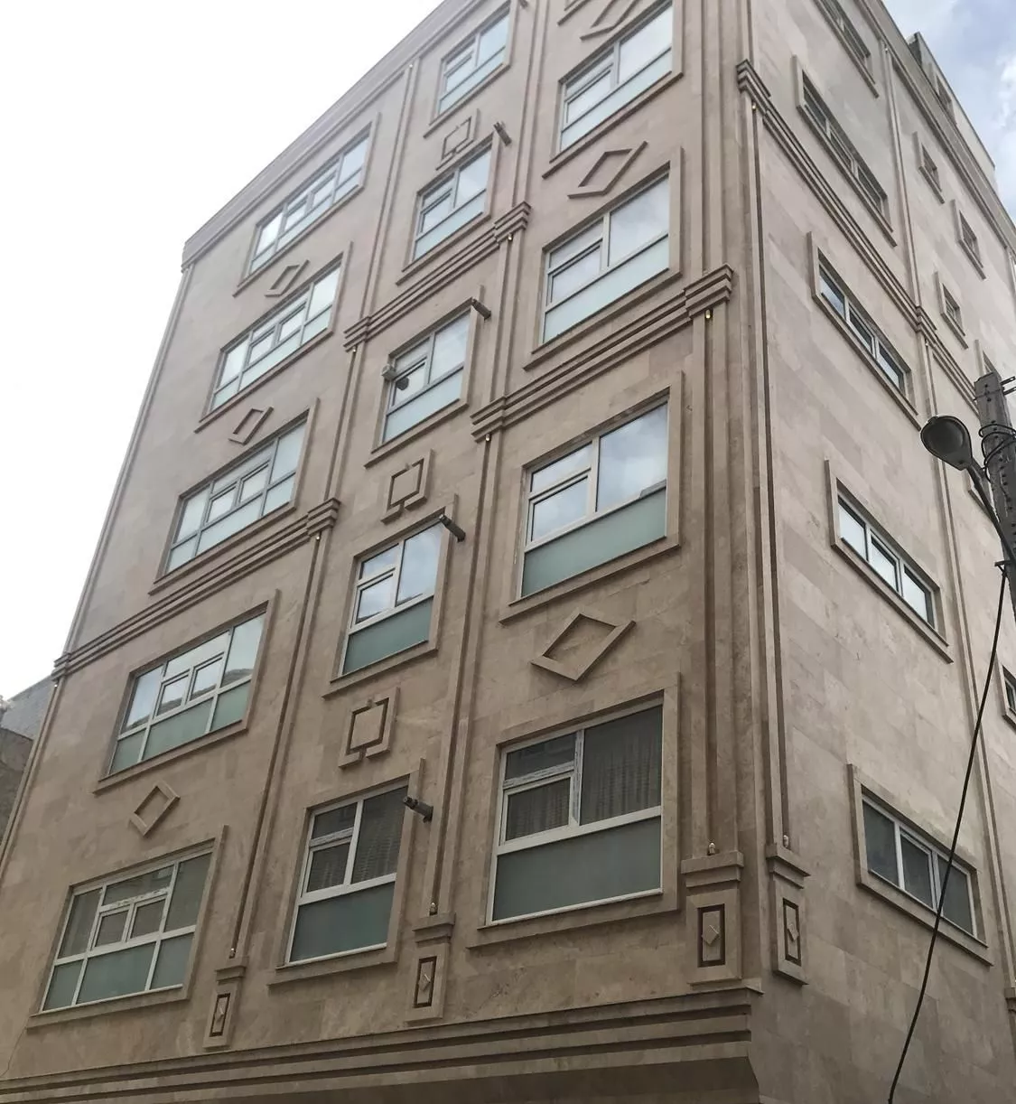 آپارتمان ۱۱۵ متری ۳ بر میرداماد زعفرانیه ویلاشهر