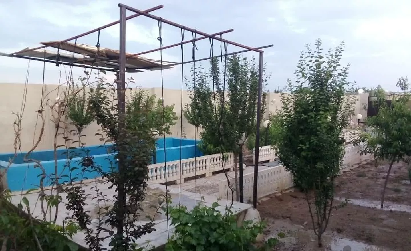 باغ در نزدیکی تهران بدون ترافیک