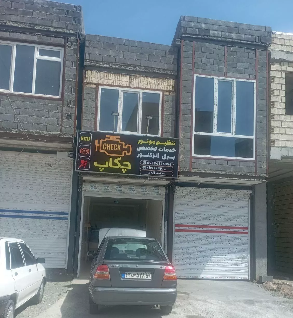 دو طبقه مغازه واقع در شهرک ساحلی روبروی مسکن مهر