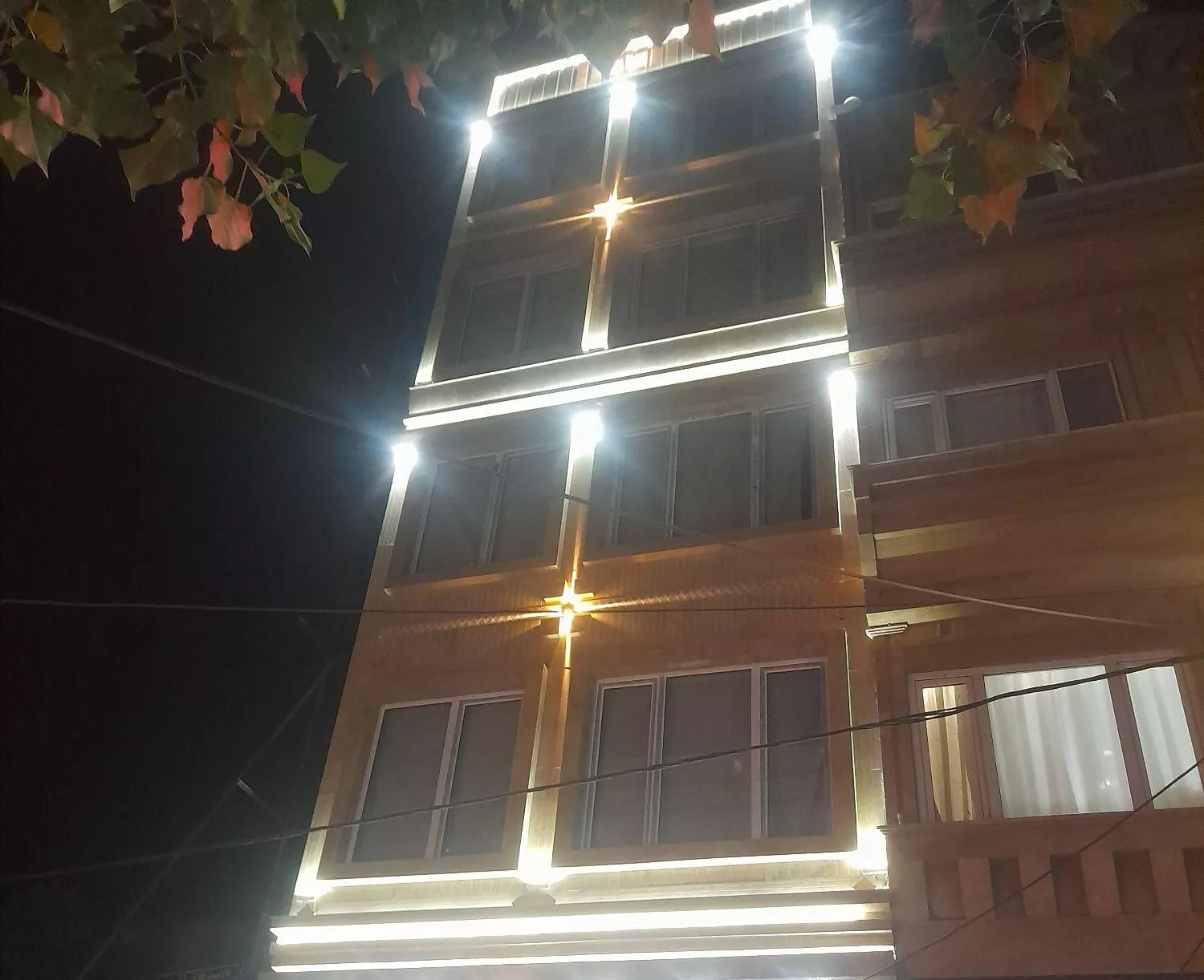 ۶۵ متر یک خواب.نوساز مهرشهر.پنت هاوس.حیاط دار