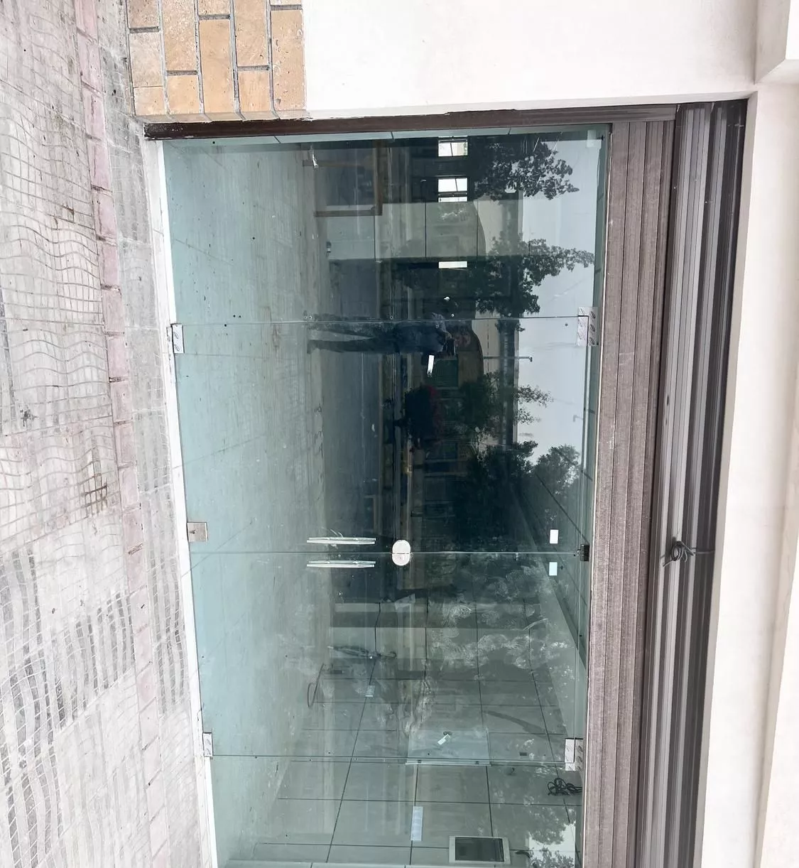 رهن و اجاره مغازه ٢٠٠متری خیابان طالقانی بر ١٠ متر