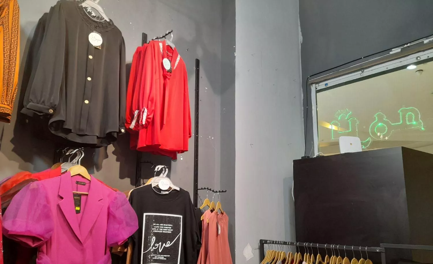 واگذاری مغازه لباس زنانه در باراما