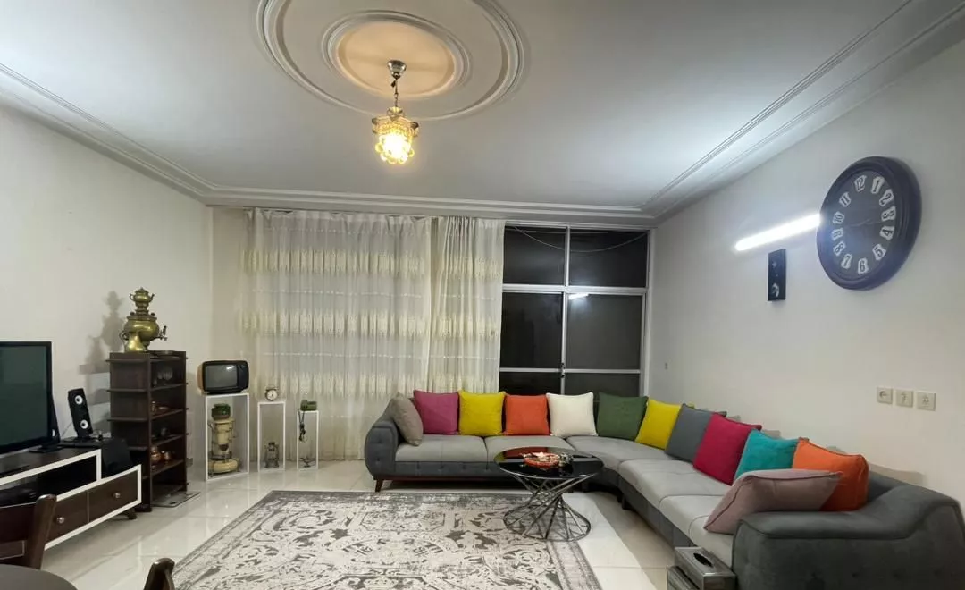 آپارتمان ٧٠ متری حیاط اختصاصی شیخ صدوق