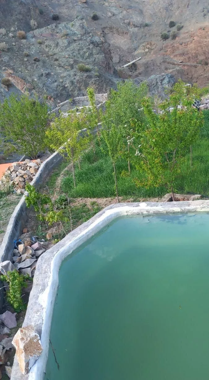 یک قطعه باغ در بند امیرشاه با یک ساعت آب از قنات