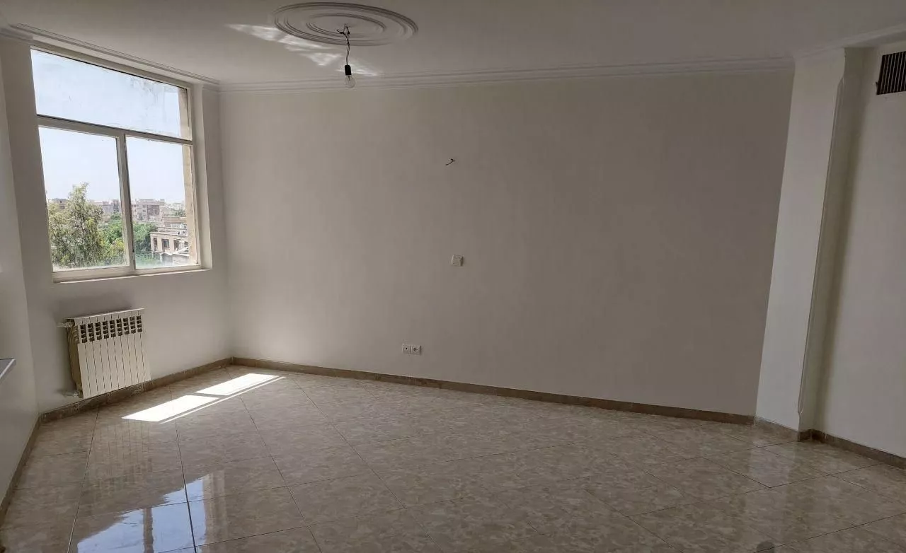 آپارتمان تمیز بازسازی شده ۸۳ متری تاکسیرانی