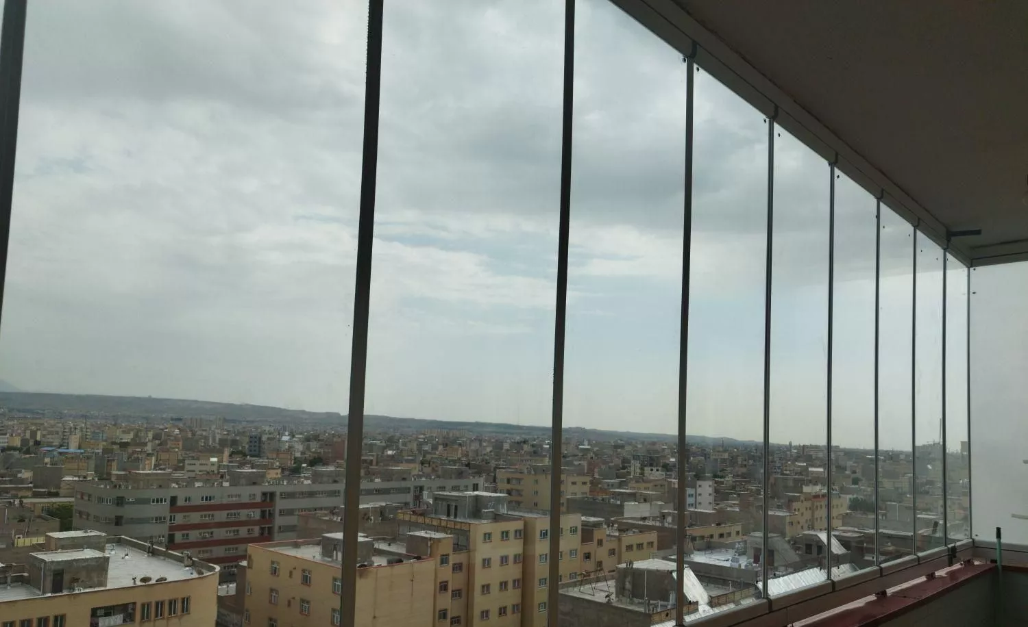 آپارتمان 90 متری بر خیابان آذربایجان