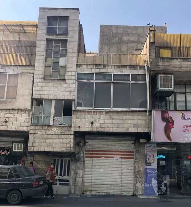 خانه کلنگی با مغازه ۳۷ متری بر فریدون احمدی