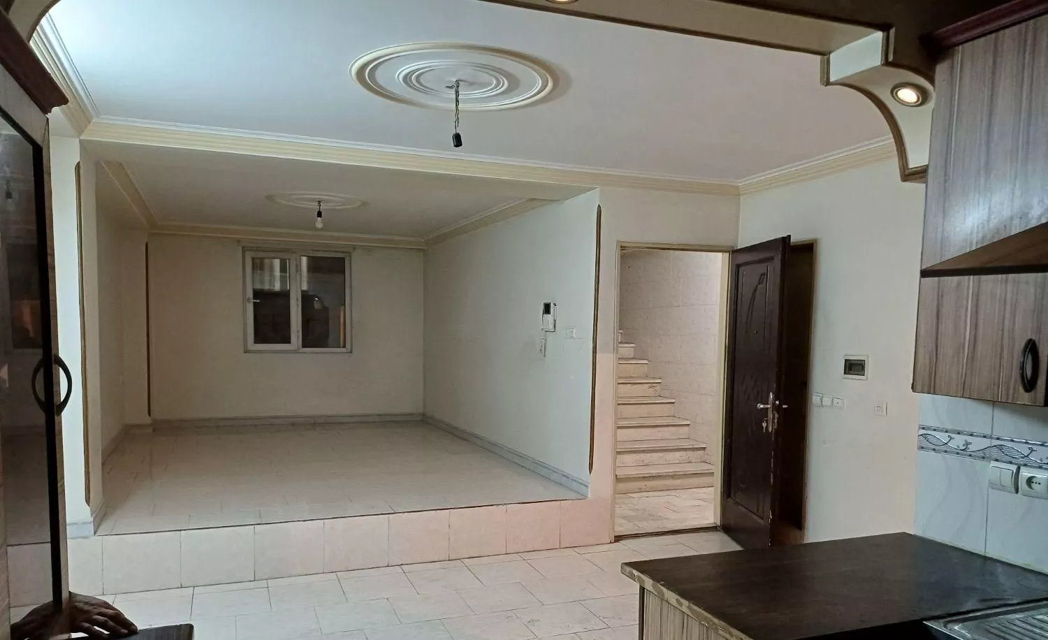 آپارتمان ۵۶ متر یک خوابه خیابان ایروانی