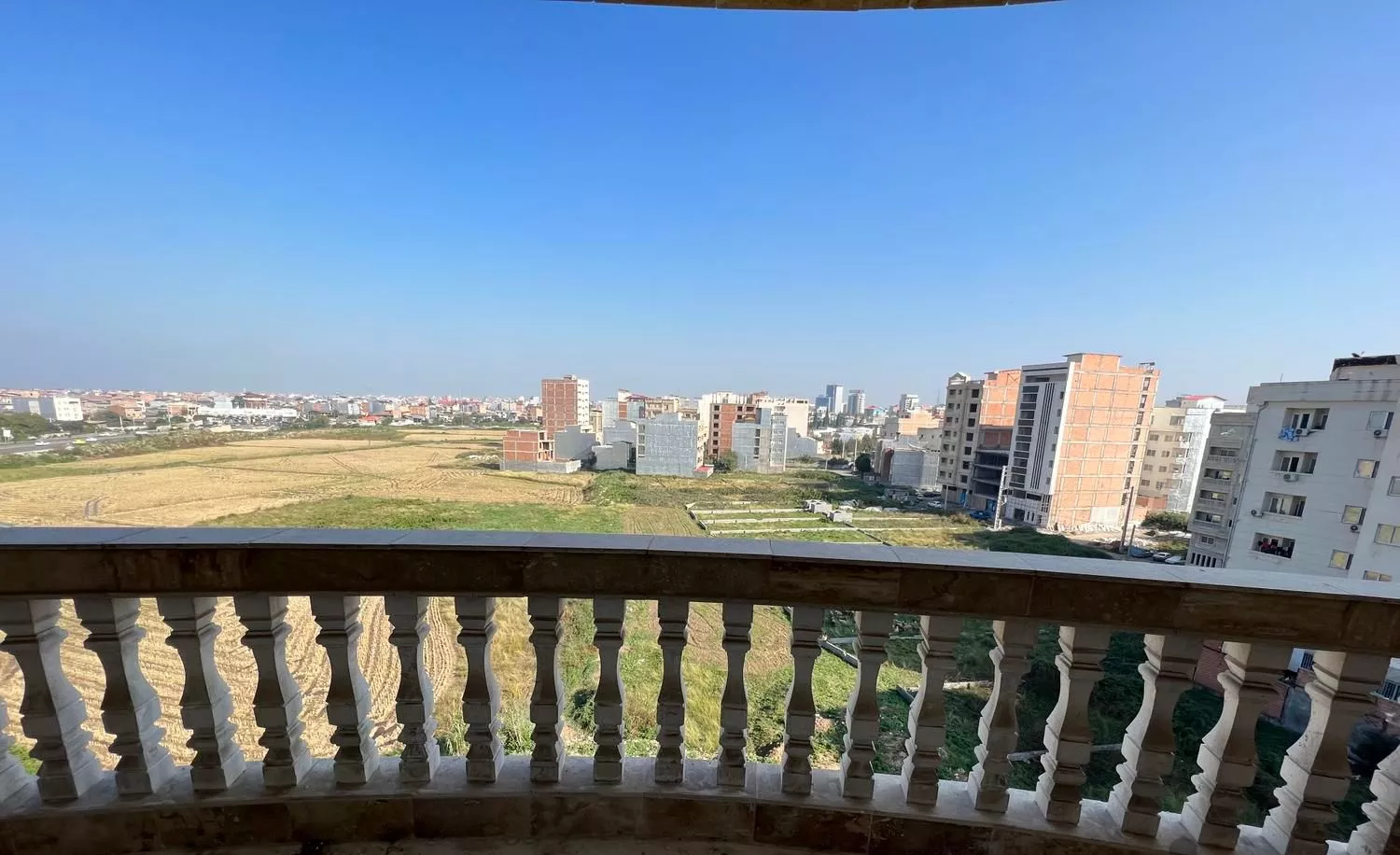 واحد آپارتمانی ۲۵۰ متری در ساری (کوچه شهید رفیعی)