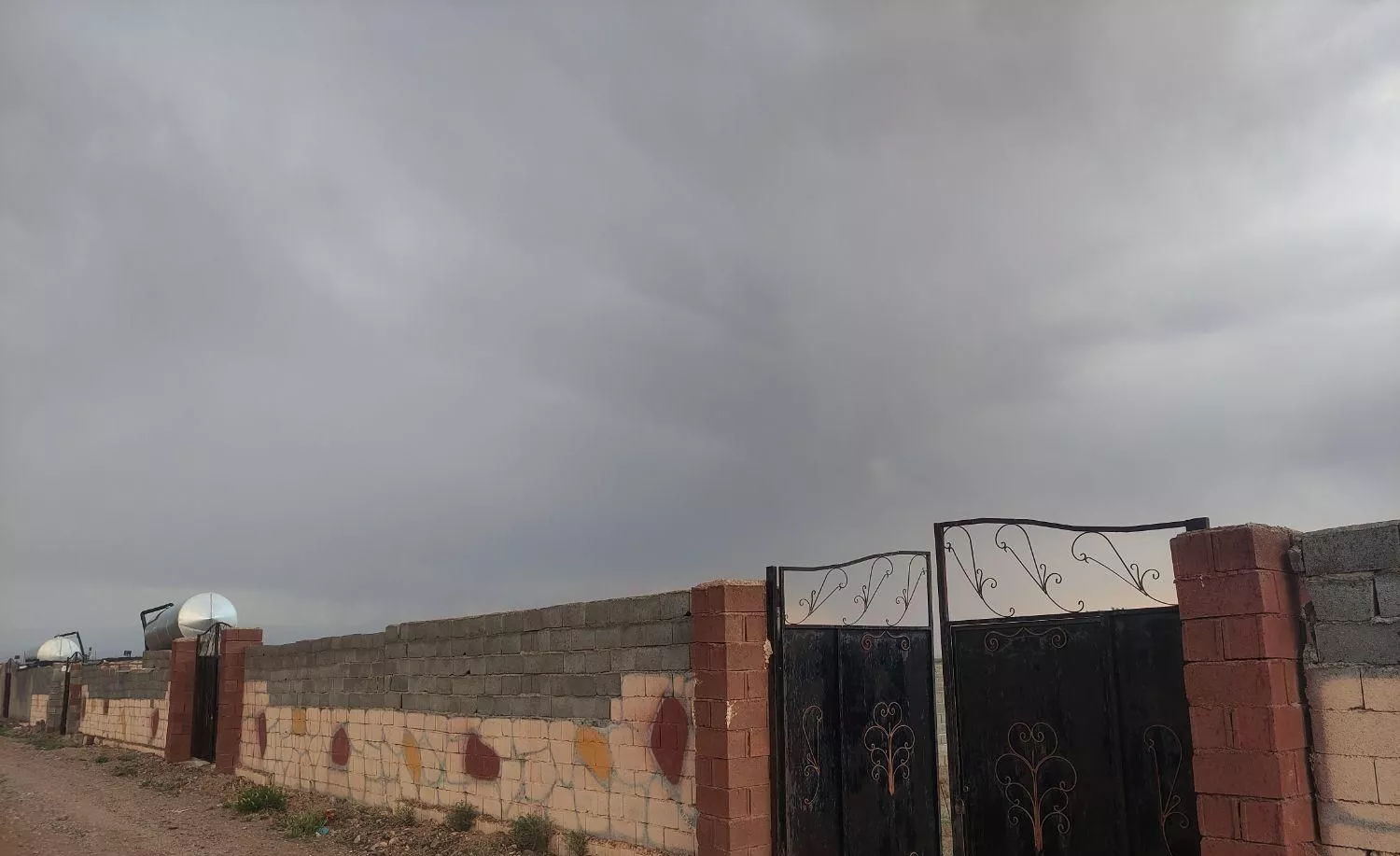 ۷۰۰متر دور دیوار ویلایی داخل مجتمع سند ملکی
