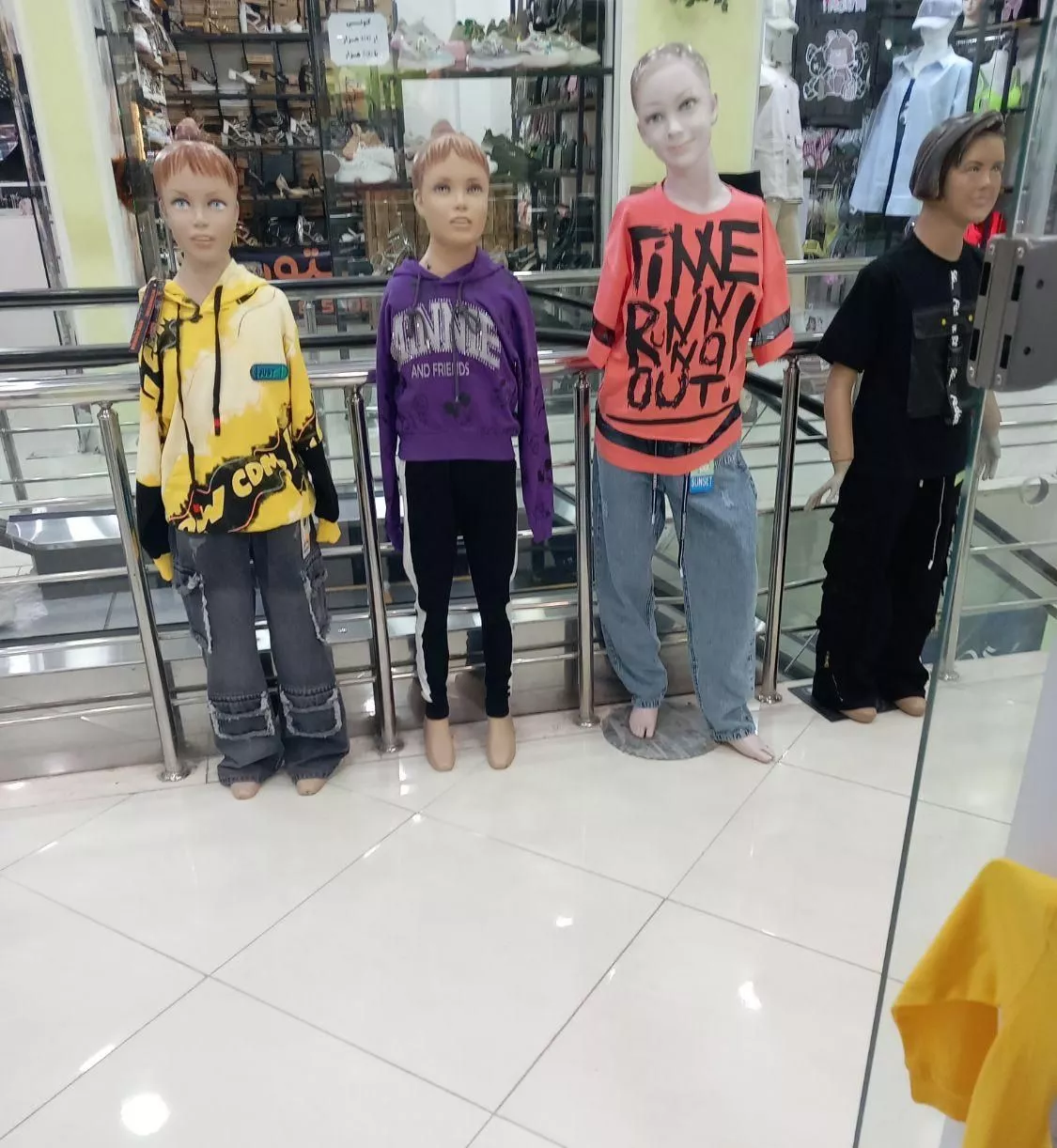فروش مغازه لباس بچگانه