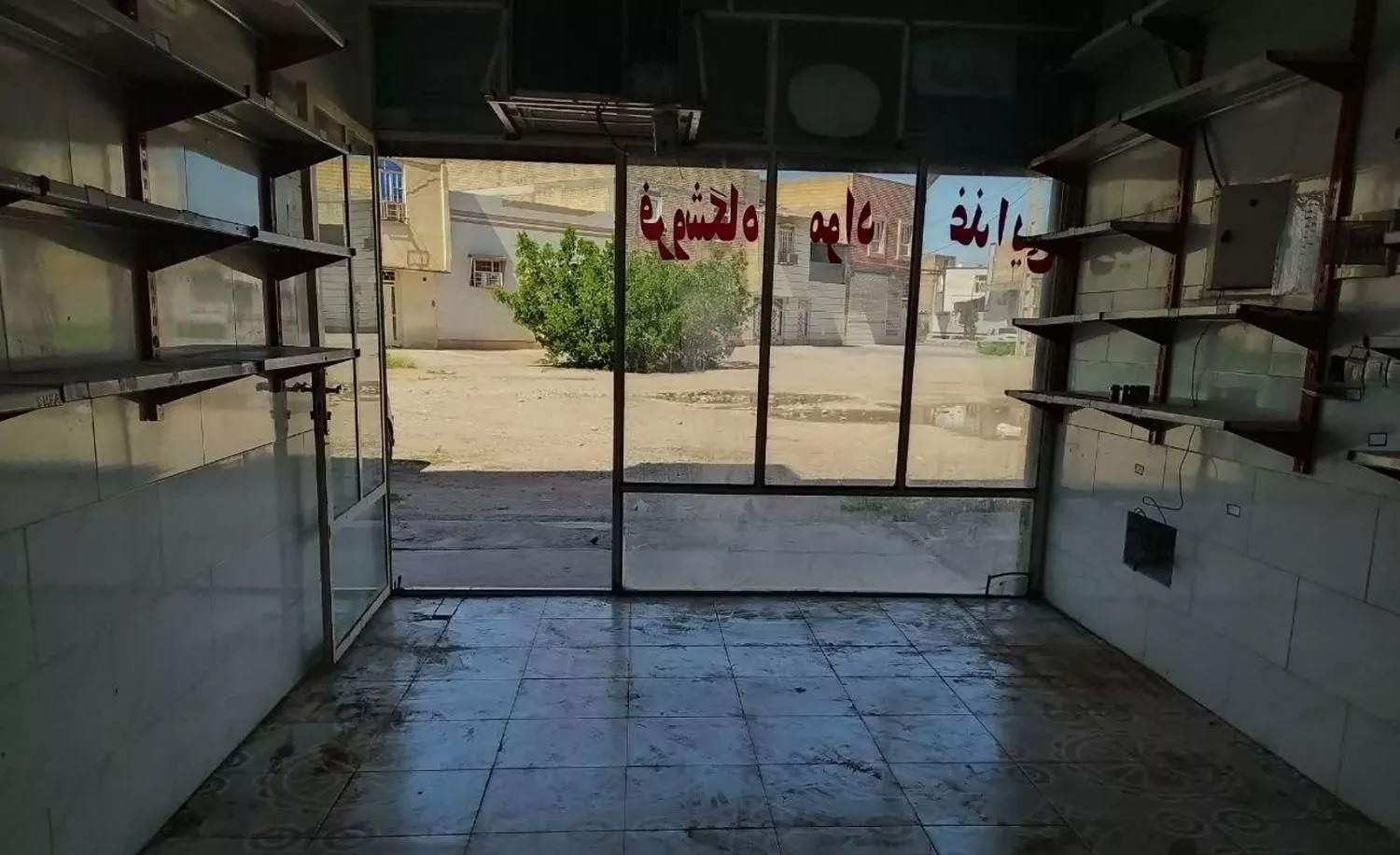 اجاره مغازه تجاری با زیر زمین زیباشهر