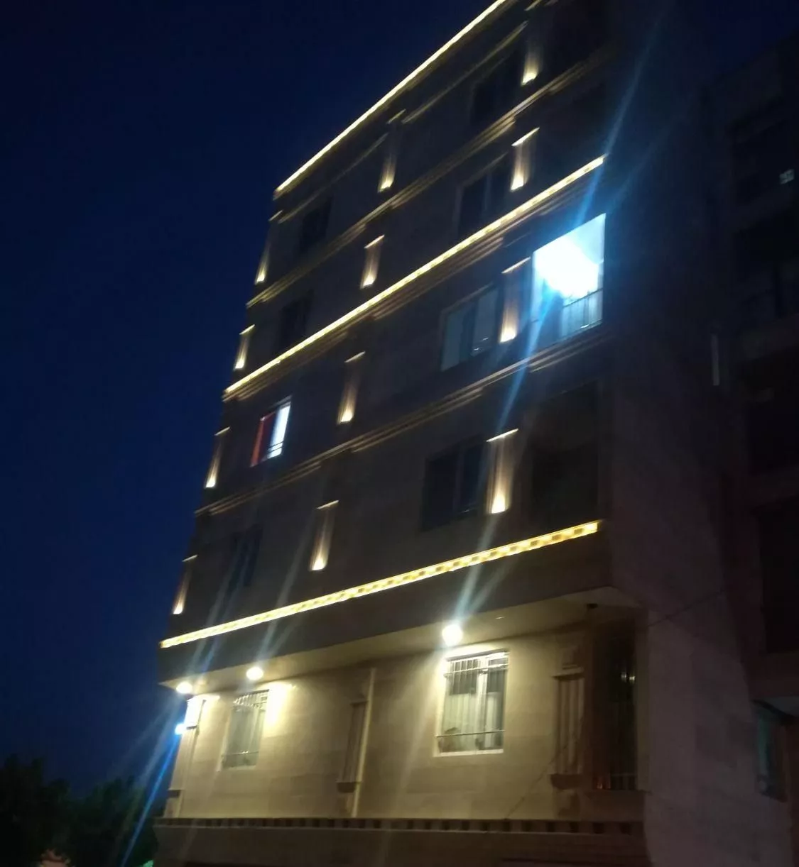 آپارتمان 105 متر واقع در نواب