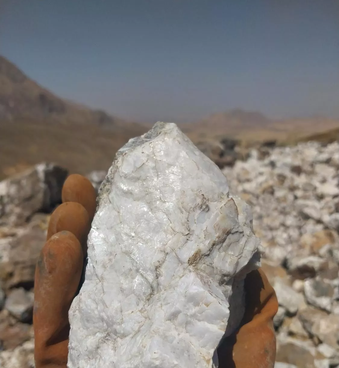 فروش معدن باریت در تاکستان