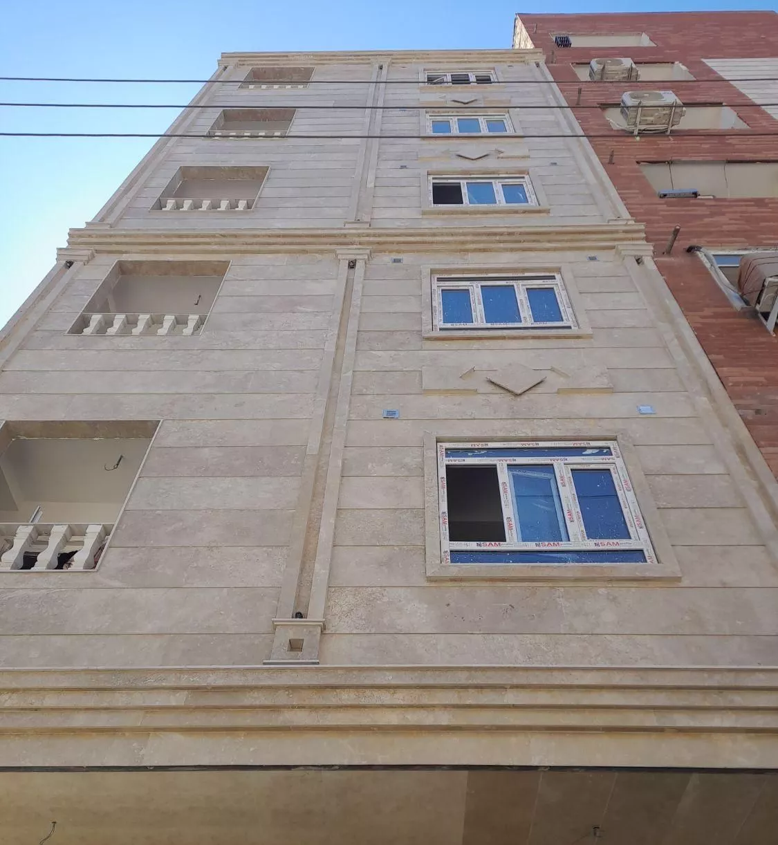 آپارتمان نوساز در نصیر شهر