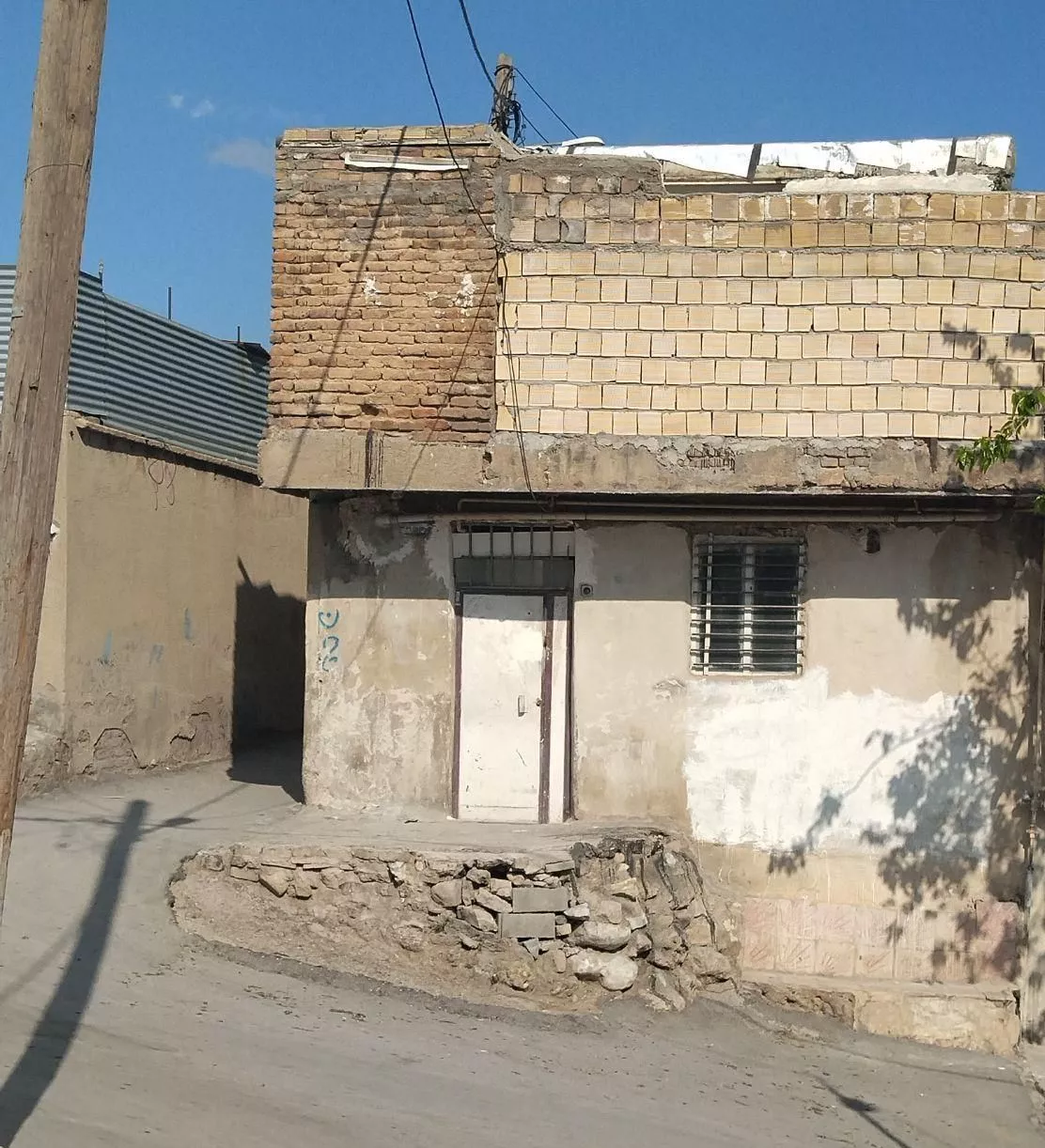 خانه دو طبقه اسد ابادی