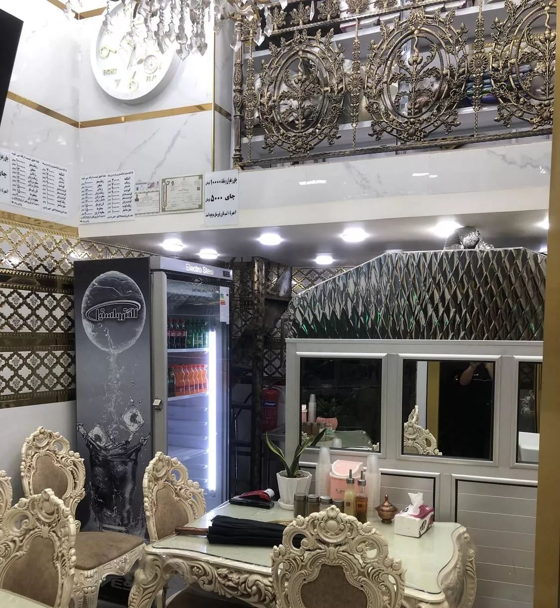 مغازه در چهارراه ناصر
