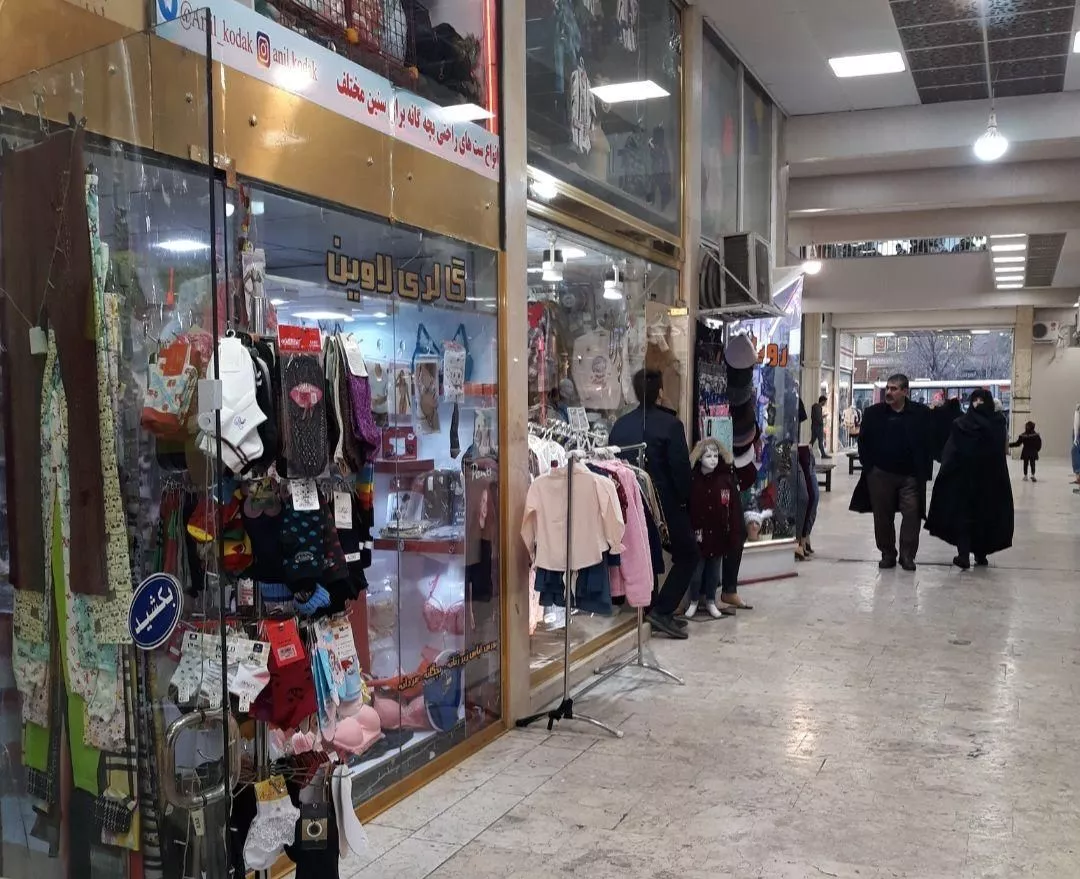 خیابان تربیت غربی-پاساژپیام-طبقه همکف-اولین مغازه