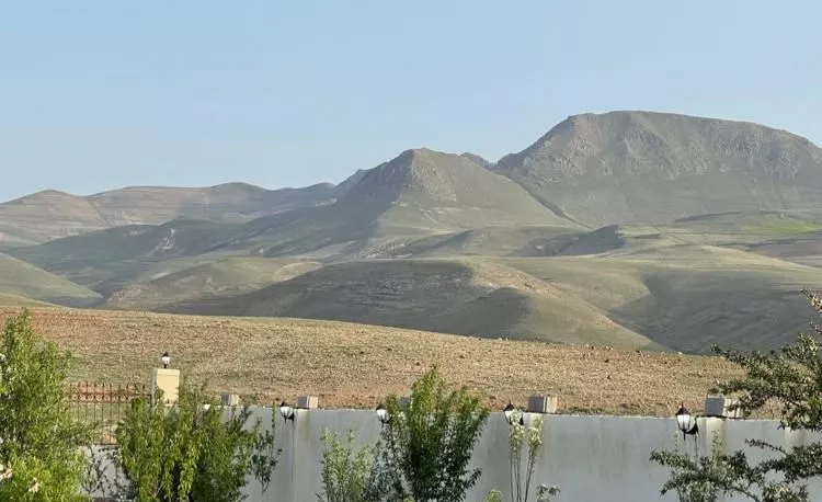 ویلا باغ ۹۷۰ متر آذرشهر