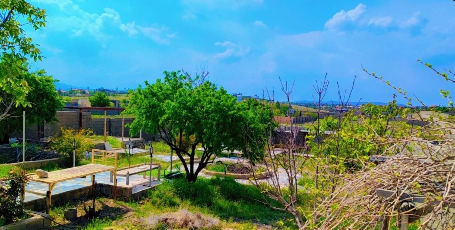 باغ شهری ۱۰۰۰ متری سیخ دارنگون