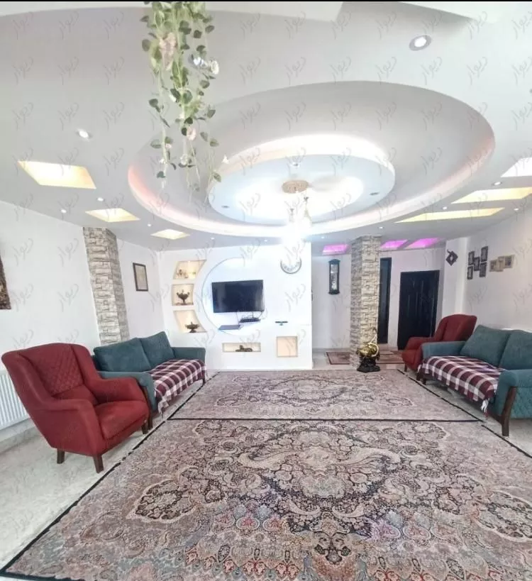 ۱۰۰ متری حمیدیان براصلی خ ایران