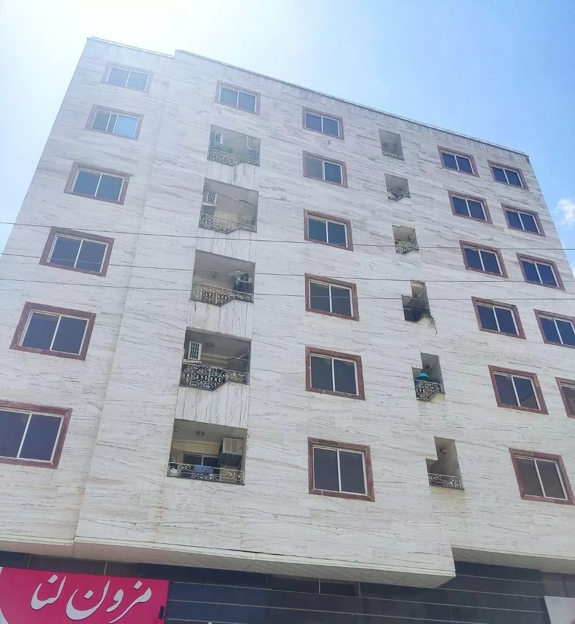 ۷۰متر آپارتمان مرکز شهر بر خیابان شهید کازرونی