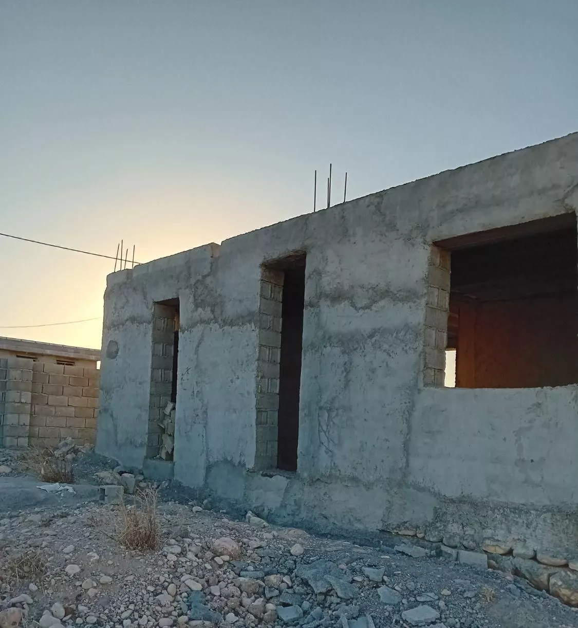 خانه ویلایی در شهر ک صادقیه روستای رضوان قرار دارد