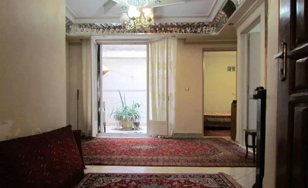 آپارتمان ۱۲۹ متر همکف تک واحد ۲ خواب تهران نو