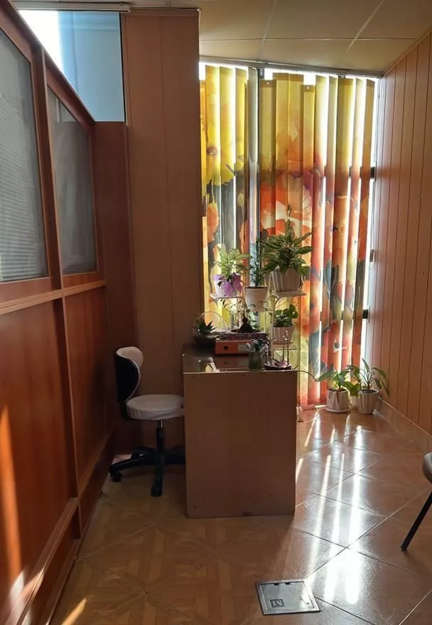 یک اتاق از یک سالن زیبایی اجاره داده میشود