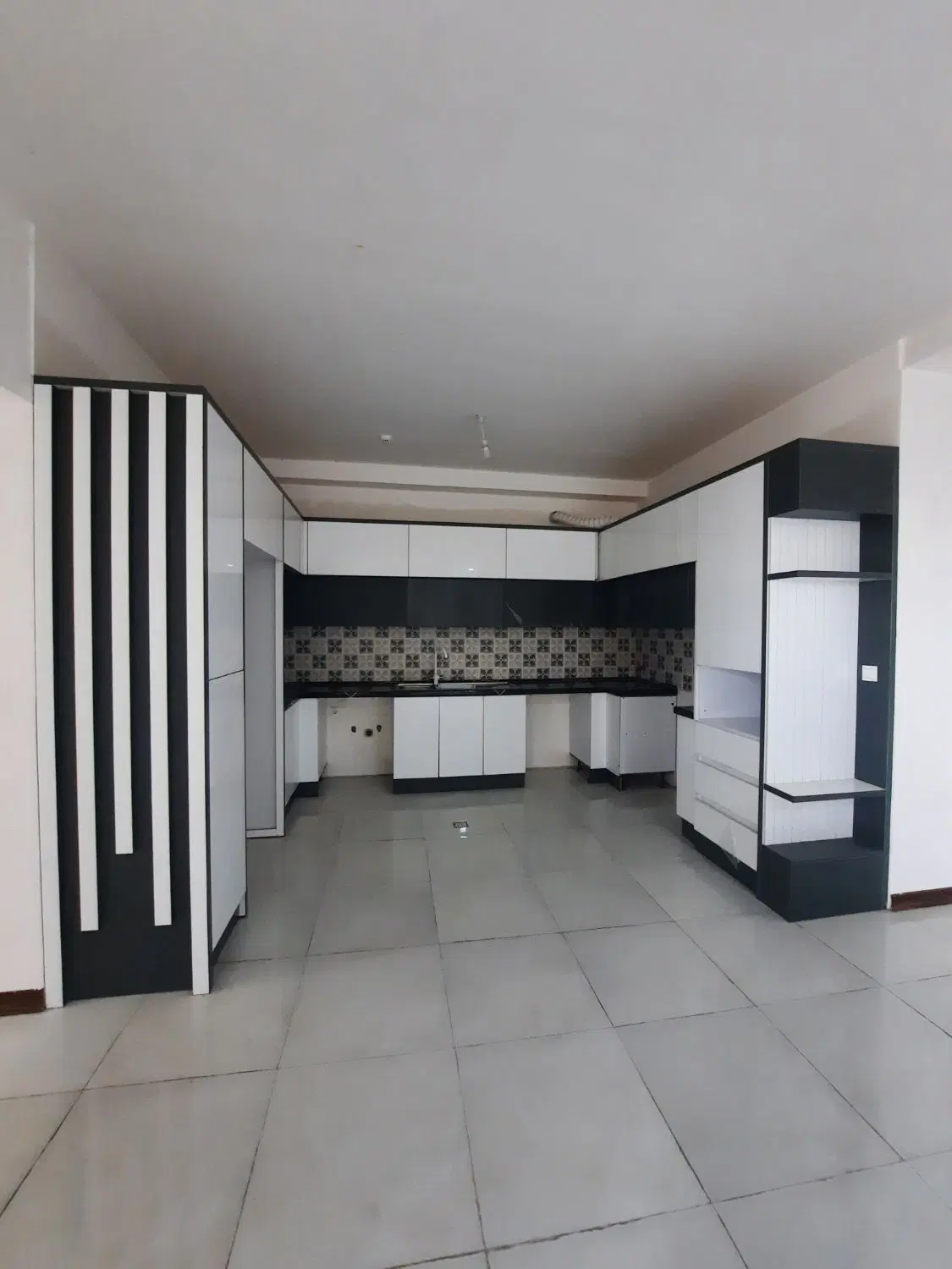 هزاره هشتم ۸۴متر جنوبی