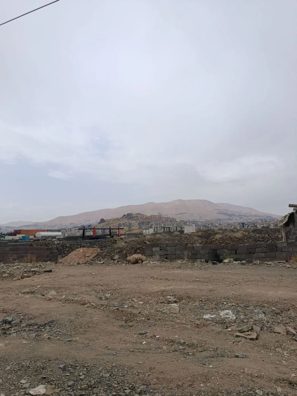 زمین جاده بهشت محمدی