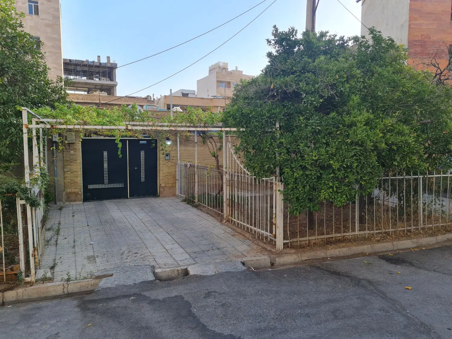 فروش ویلایی مناسب سکونت یا ساخت و ساز