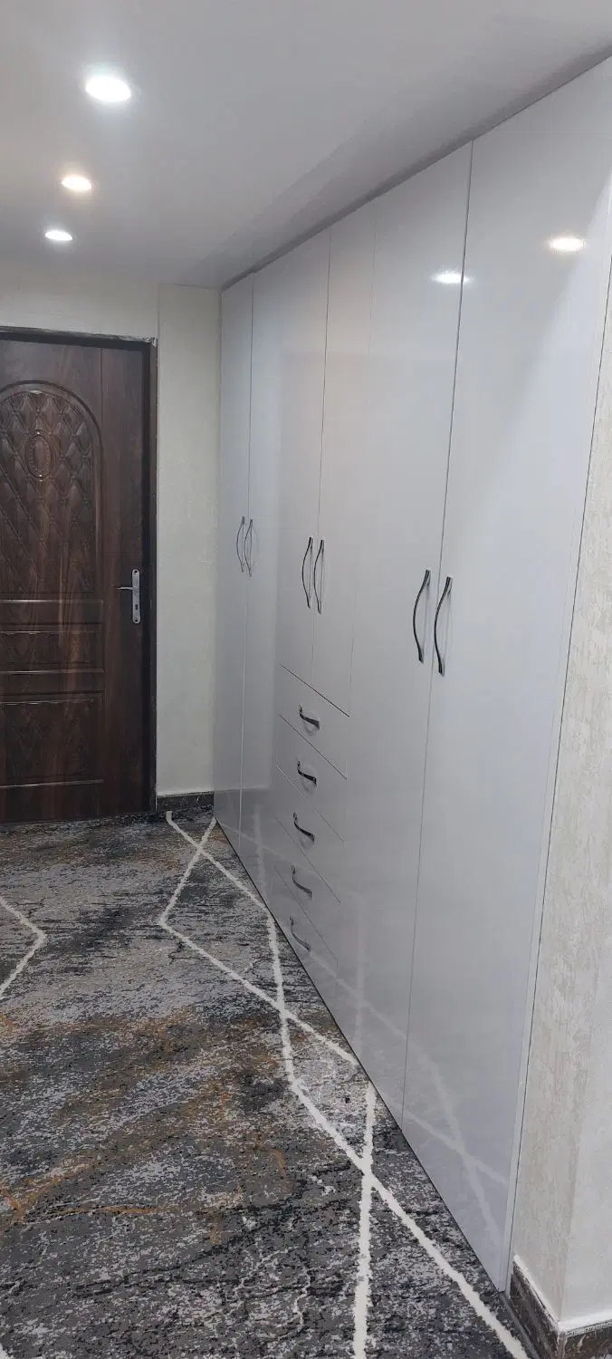 خانه دوشان ۹۵ متری  دو نبش طبقه دوم‌ پارکینگ دار.