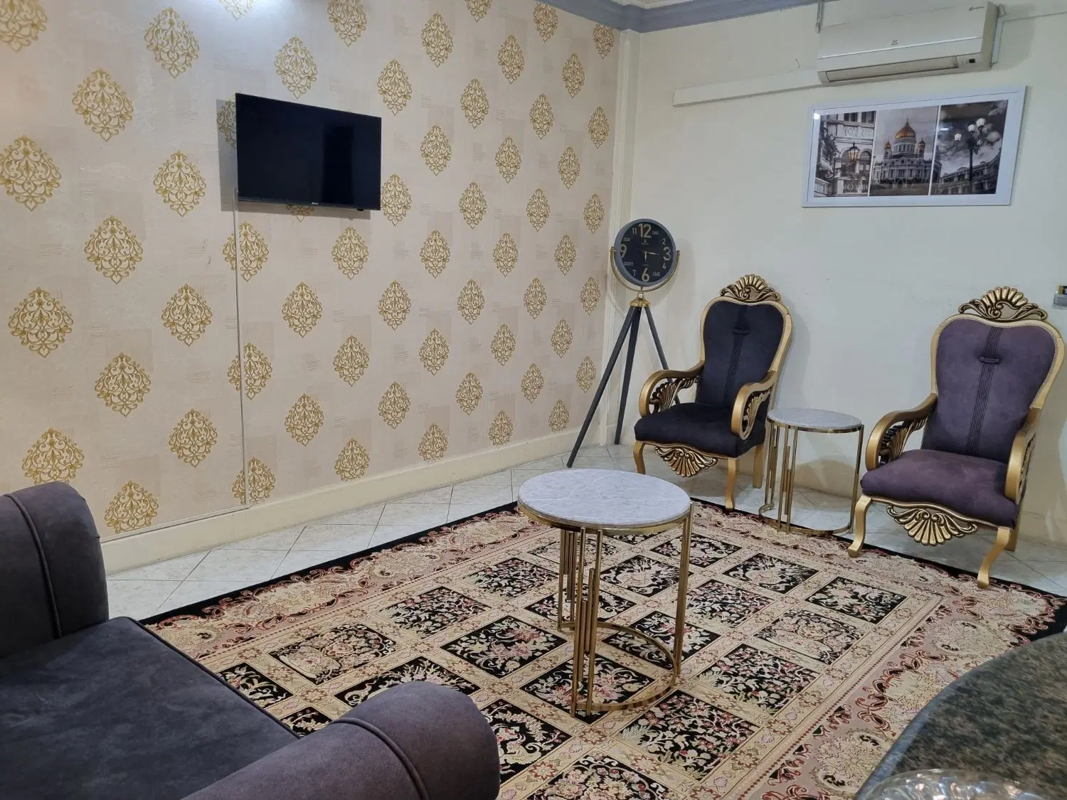 آپارتمان دوخوابه5تخت مبله نزدیک حرم باپارکینگ