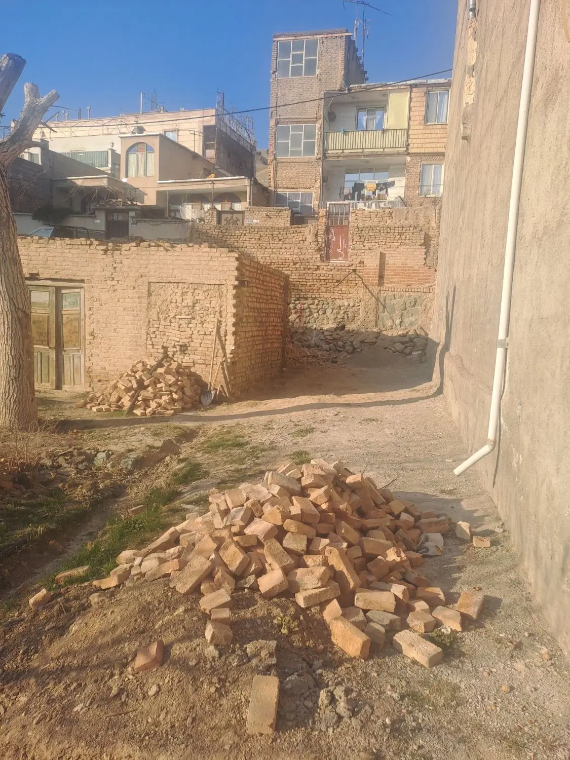 زمین ۵۴ متر