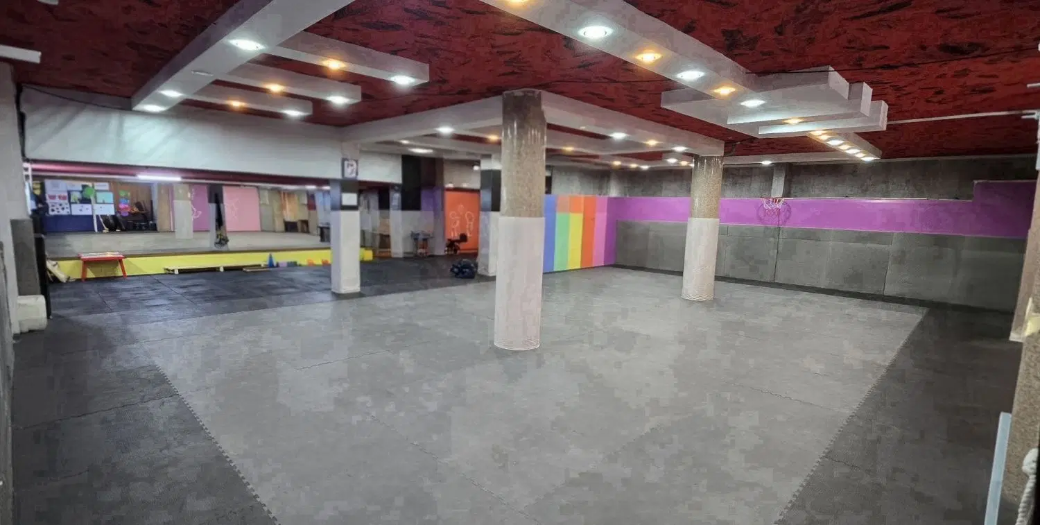 زیر زمین نبش خیابان جی