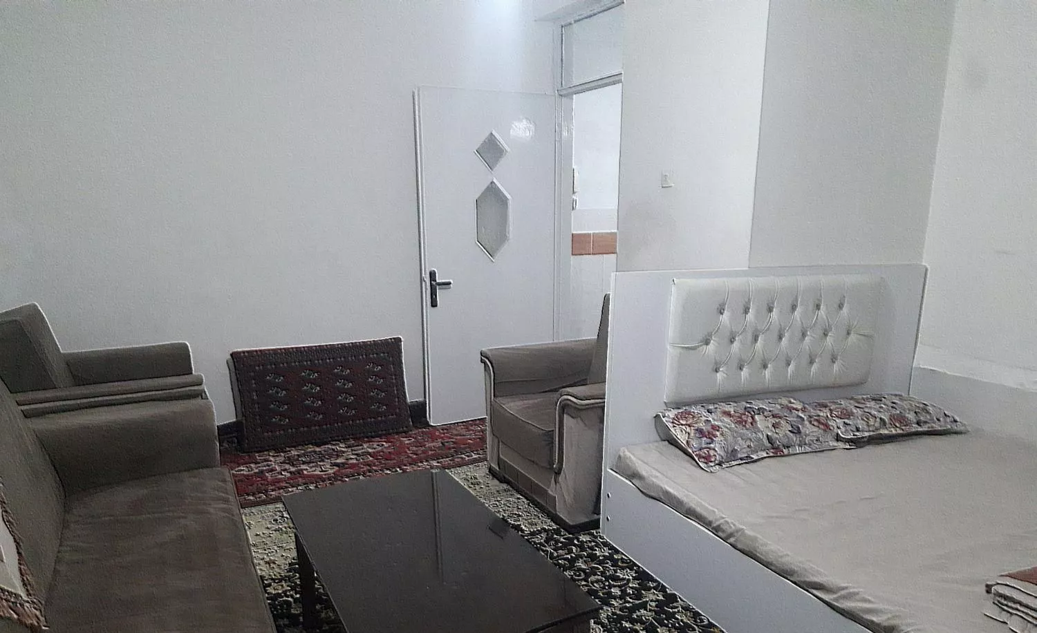 *سوئیت منزل مبله دربست واقع در مرکز شهر*