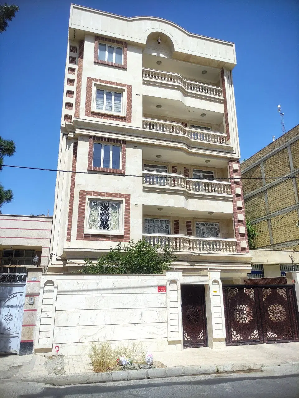 آپارتمان تک واحدی هشتم غربی