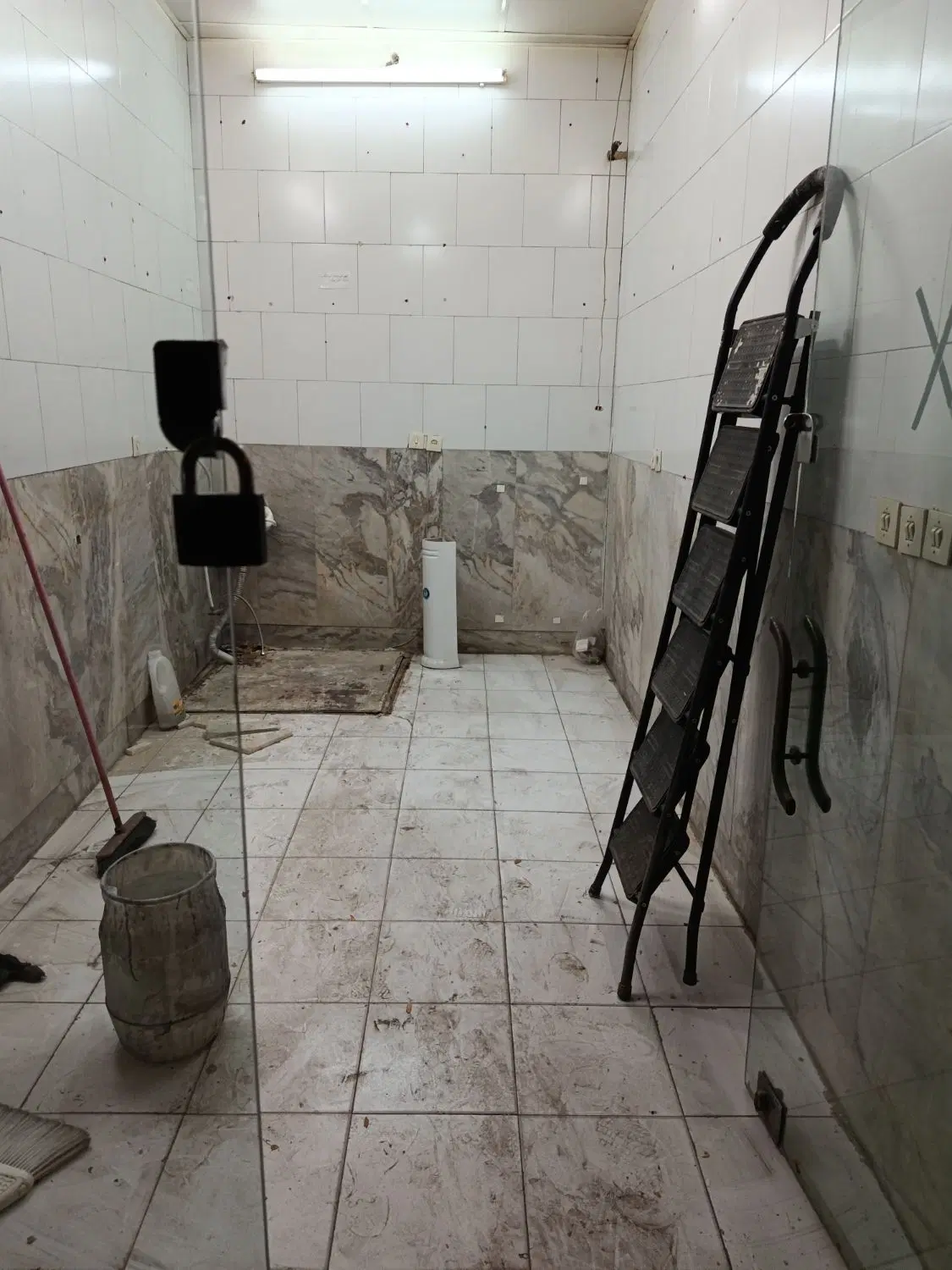مغازه نه متری