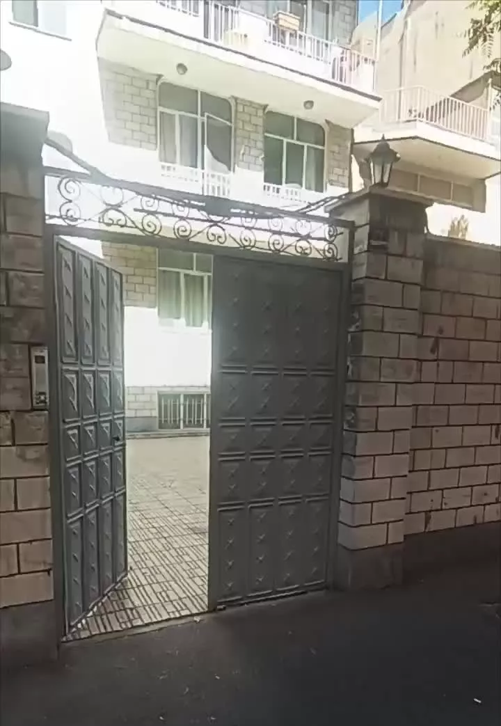 84متری