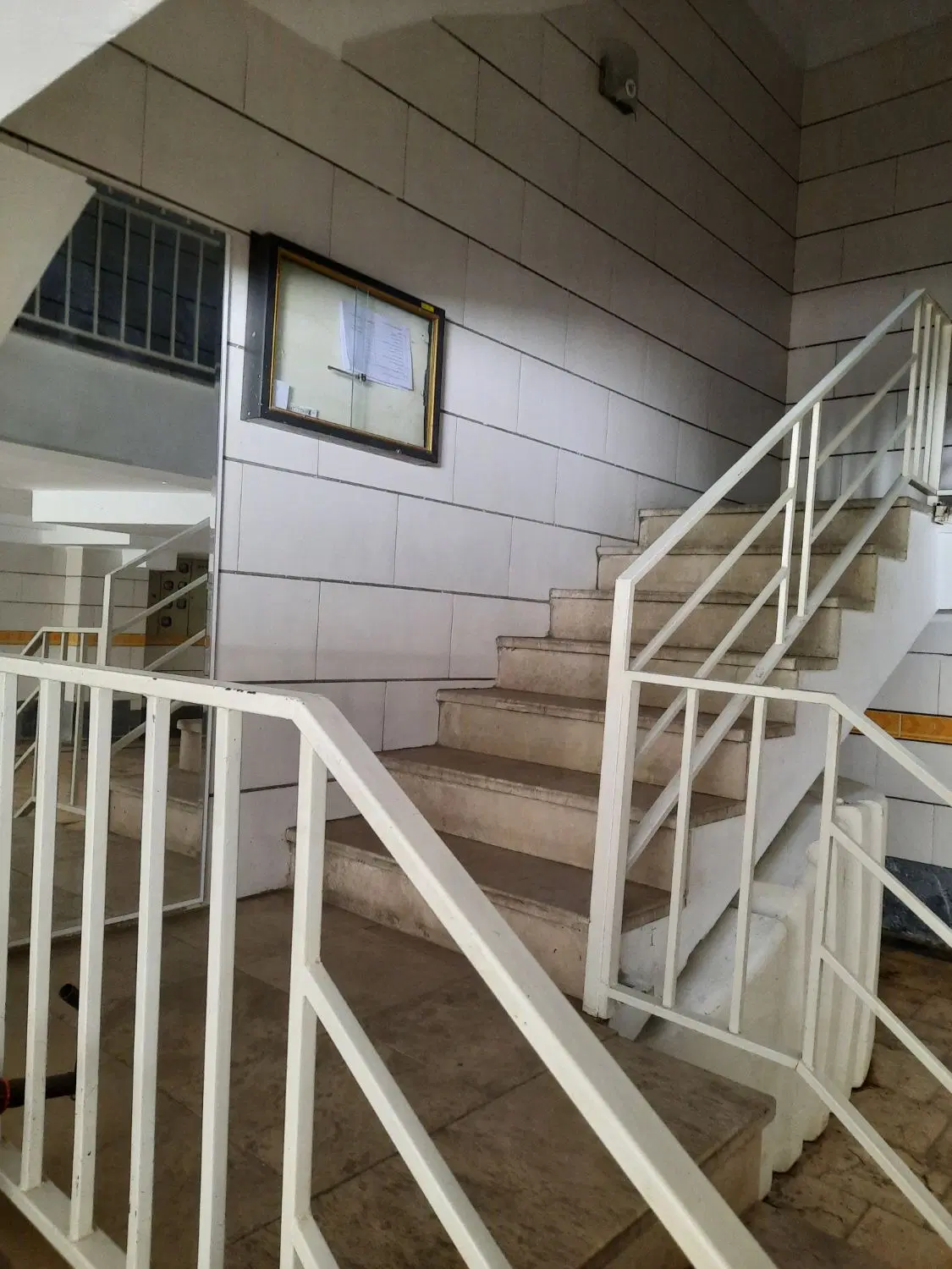 ۹۸ متر خیابان مظاهری