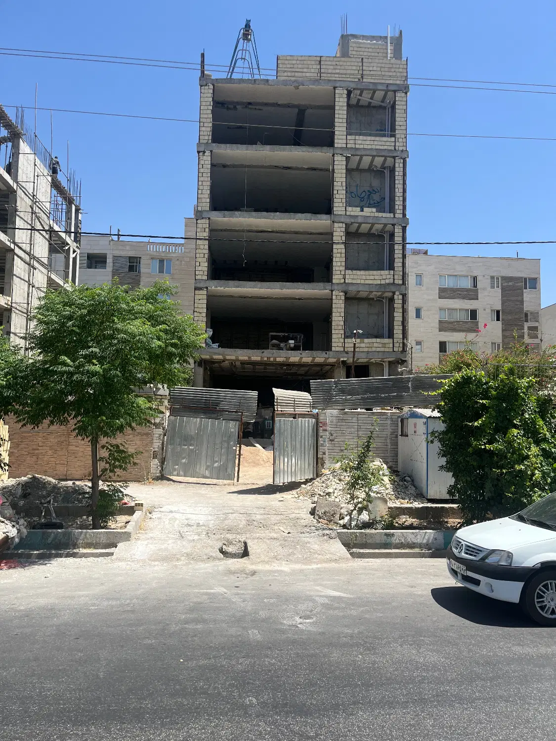 آپارتمان بر چهاراه زندان