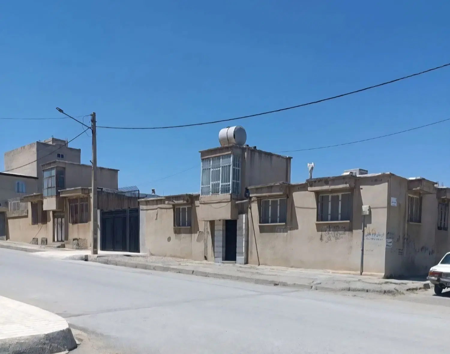 خانه ۱۷۰ متری دو بَرخیابان شهرک جلالیه