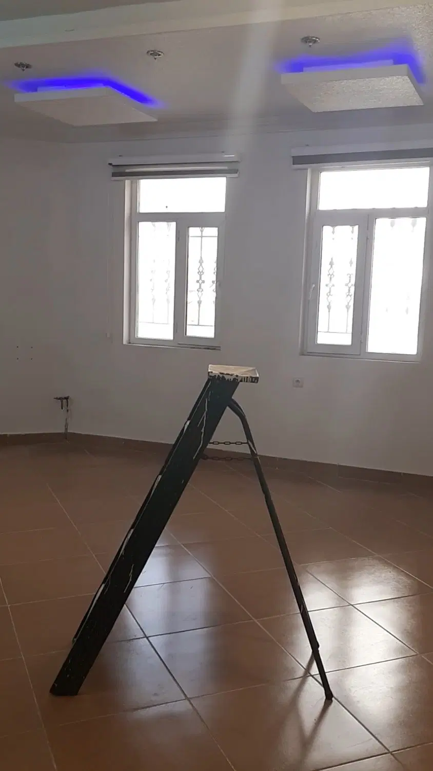 یک واحد آپارتمان ۱۱۰ متری