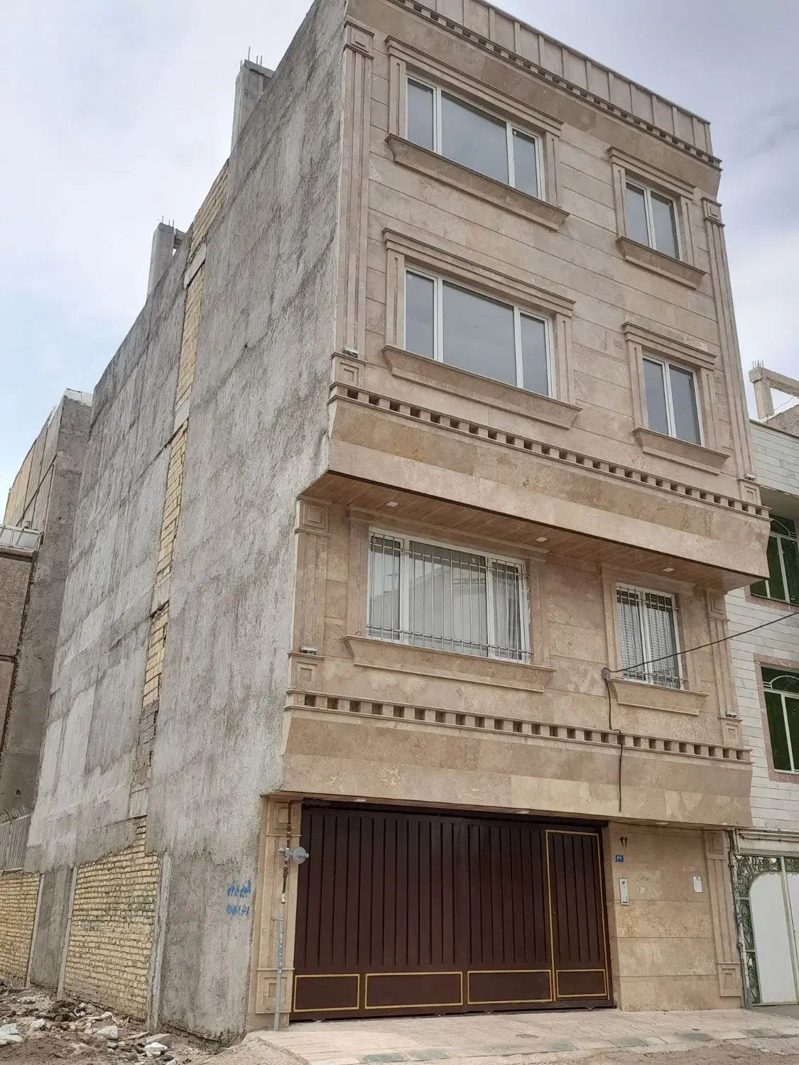 آپارتمان ۱۲۰ متری شهرک عارف
