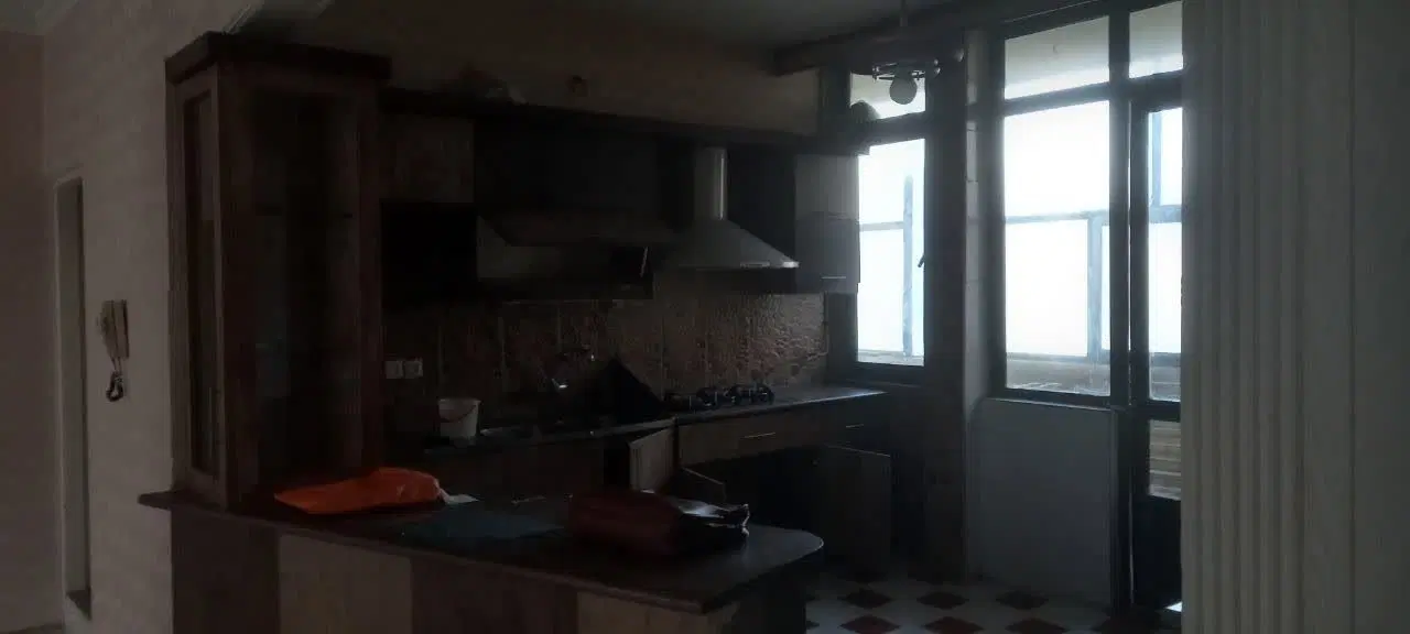 آپارتمان صدمتری