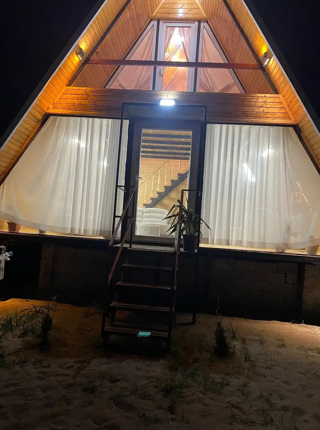 اجاره کلبه سوئیسی دربست