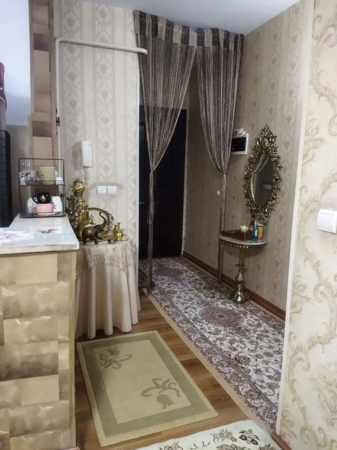 آپارتمان بسیار لوکس و تمیز
