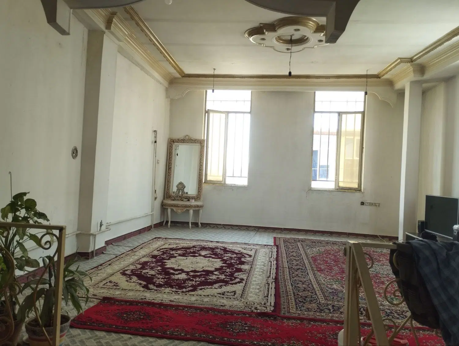 خانه ویلایی واقع در بلوار طاقبستان